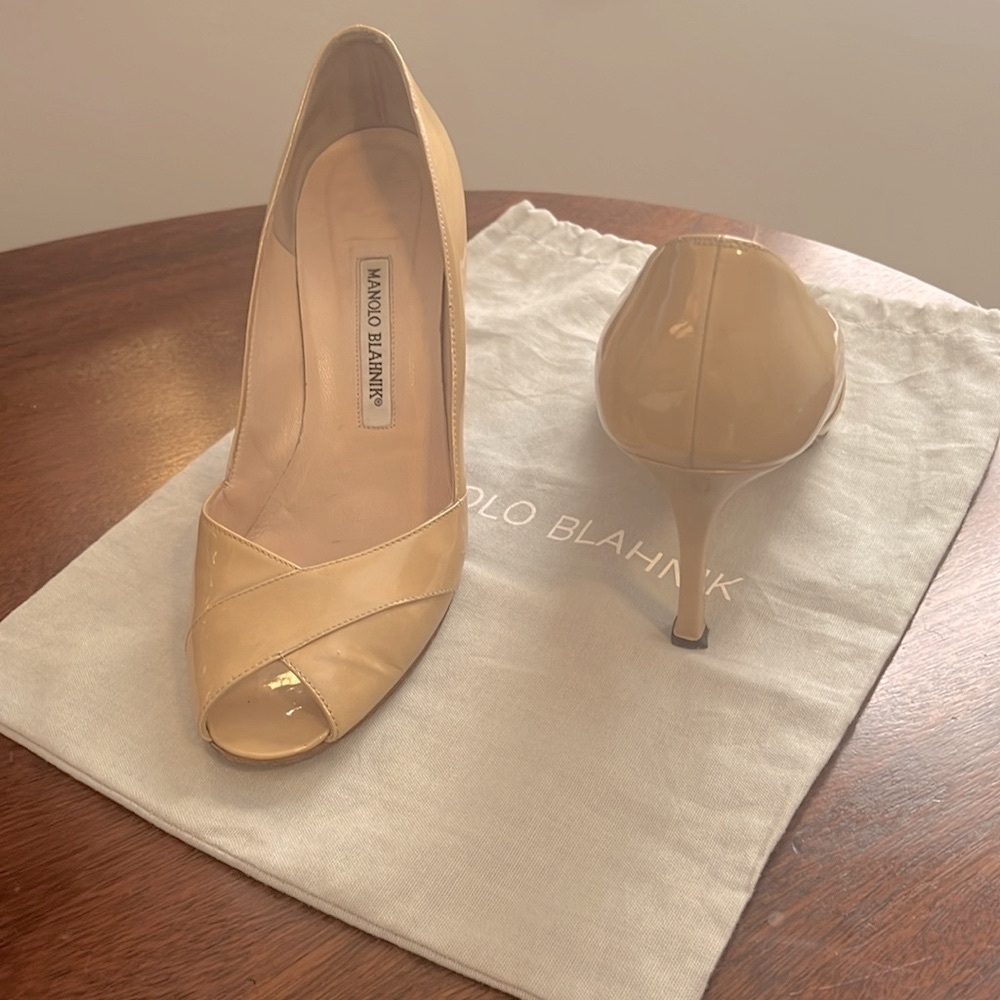 Manolo Blahnik Nude Heels, Size 39.5 - Picture 4 of 9